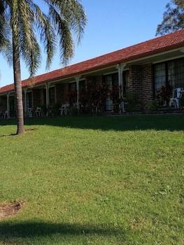 Lakeside Motel 3*
